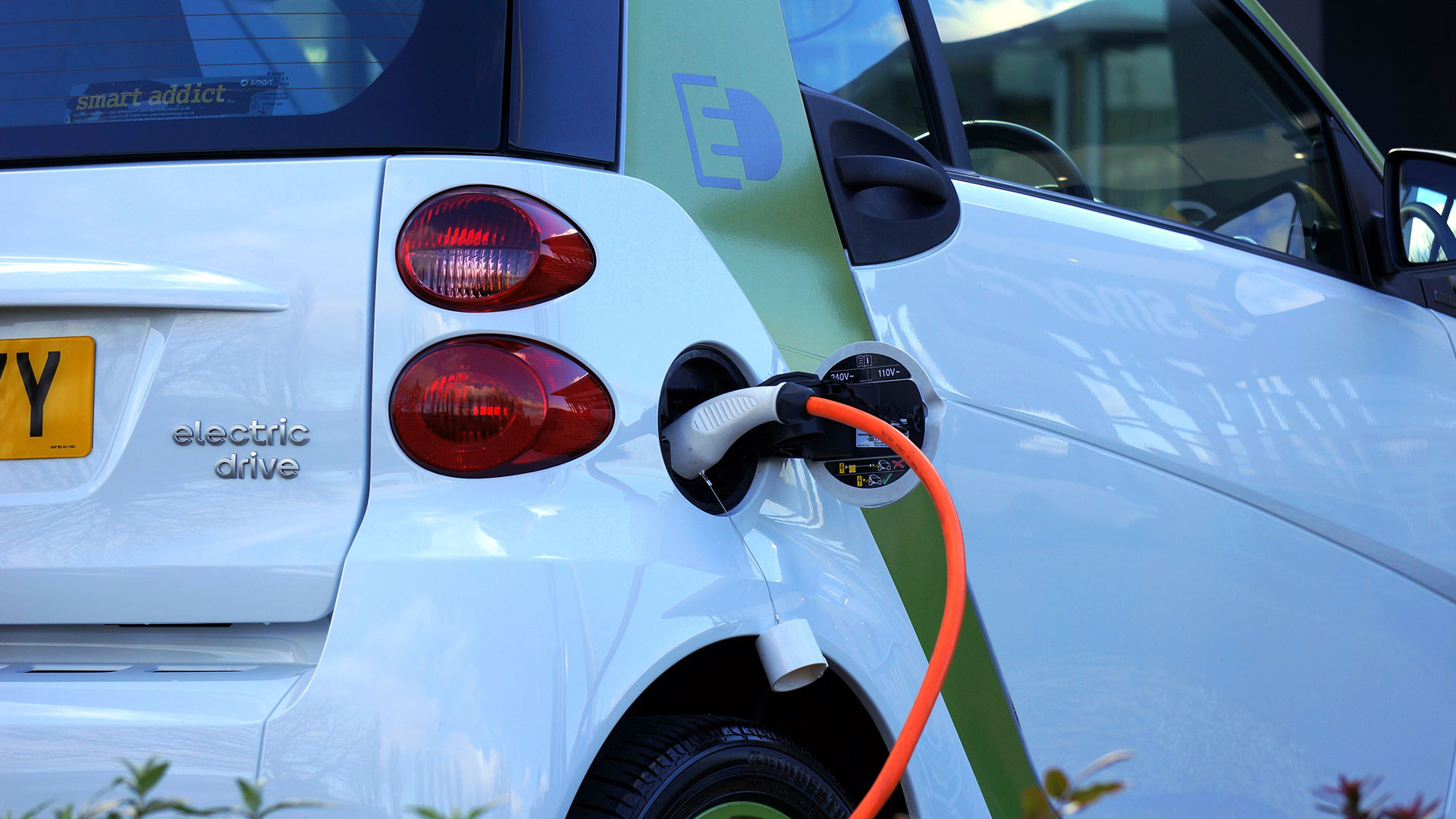How Electric Cars Bring End to Big Oil